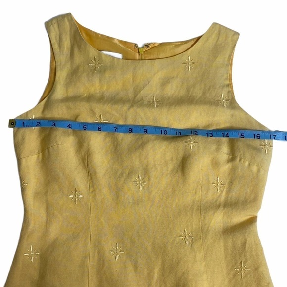 Agb Dress Petite Byer California Yellow Embroidered Sleeveless Sheath Mini Dress - Picture 8 of 13